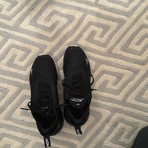Nike women’s air max 270 shoes size 7